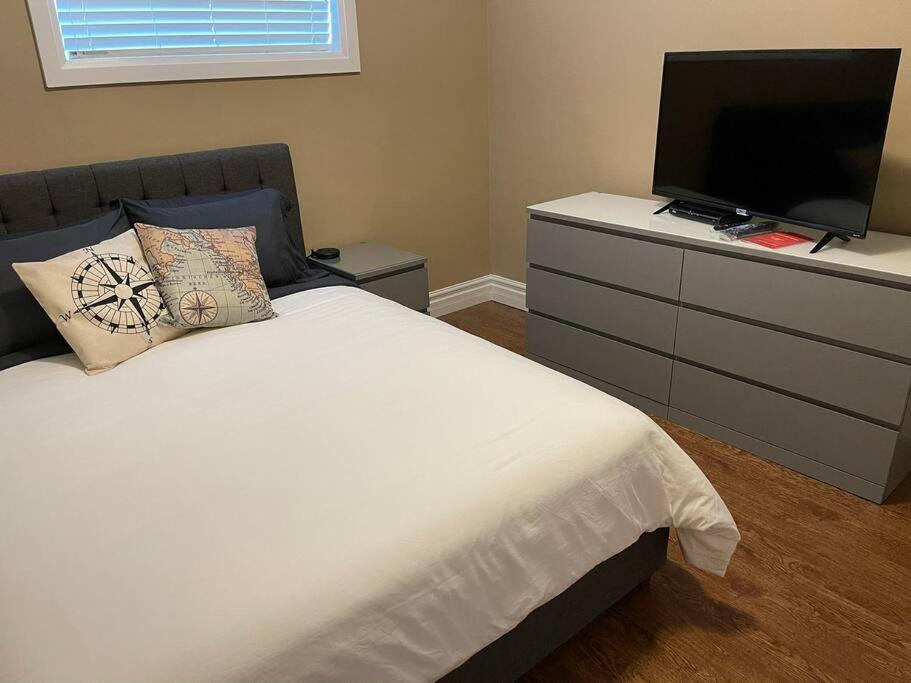 Cozy 2 Bedroom Home In Chatham - Left Side Bagian luar foto