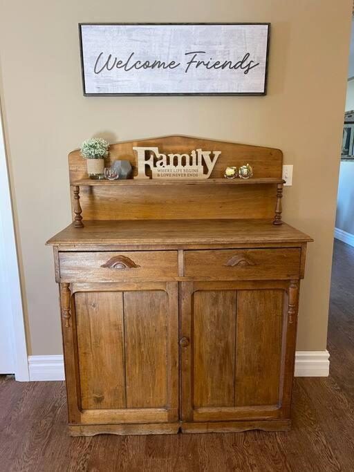 Cozy 2 Bedroom Home In Chatham - Left Side Bagian luar foto
